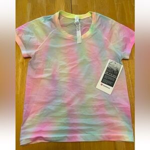 NWT lululemon PSYM psychedelic wash rainbow swiftly tech short sleeve 2.0 SIZE 6